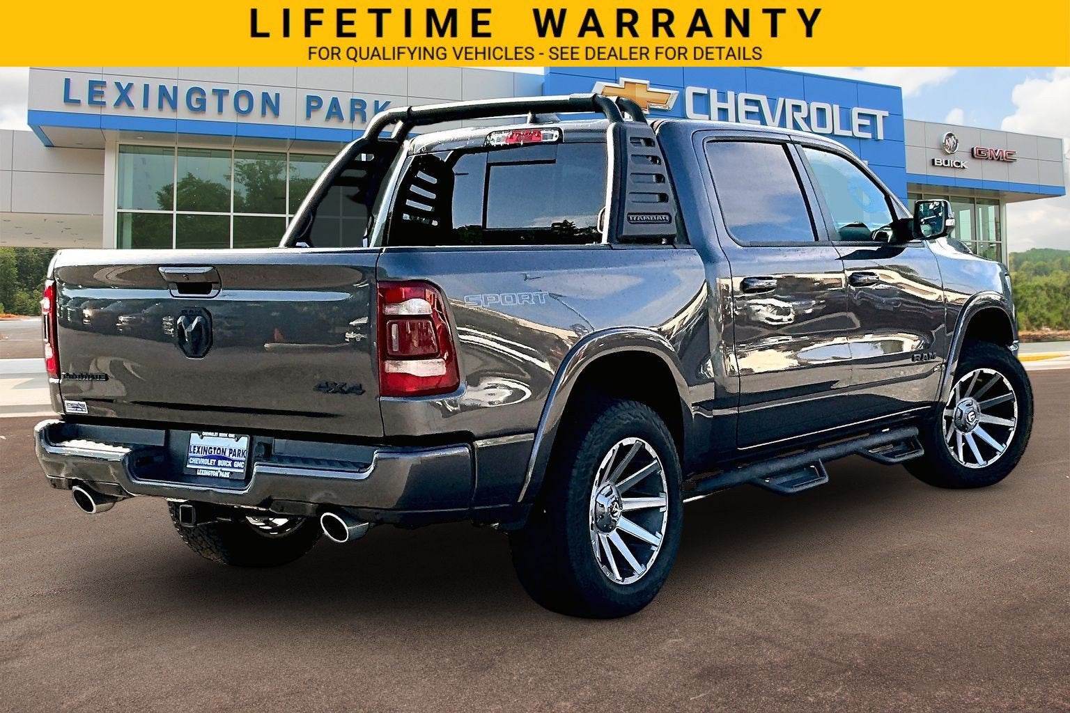 2021 RAM 1500 Laramie Crew Cab 4x4 5'7" Box