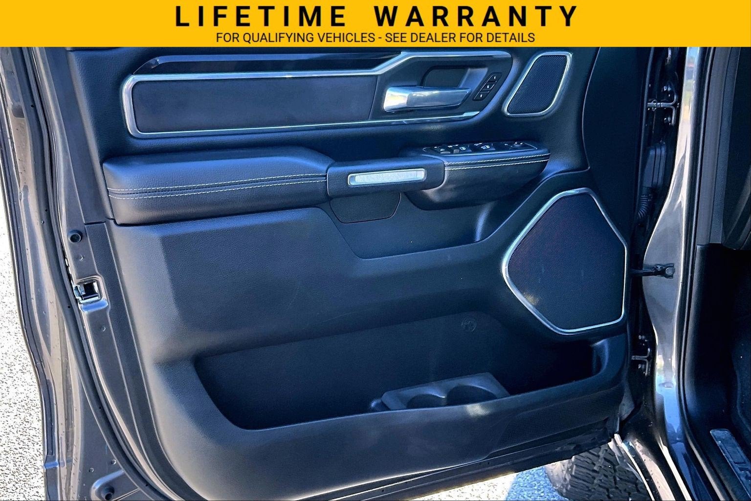2021 RAM 1500 Laramie Crew Cab 4x4 5'7" Box