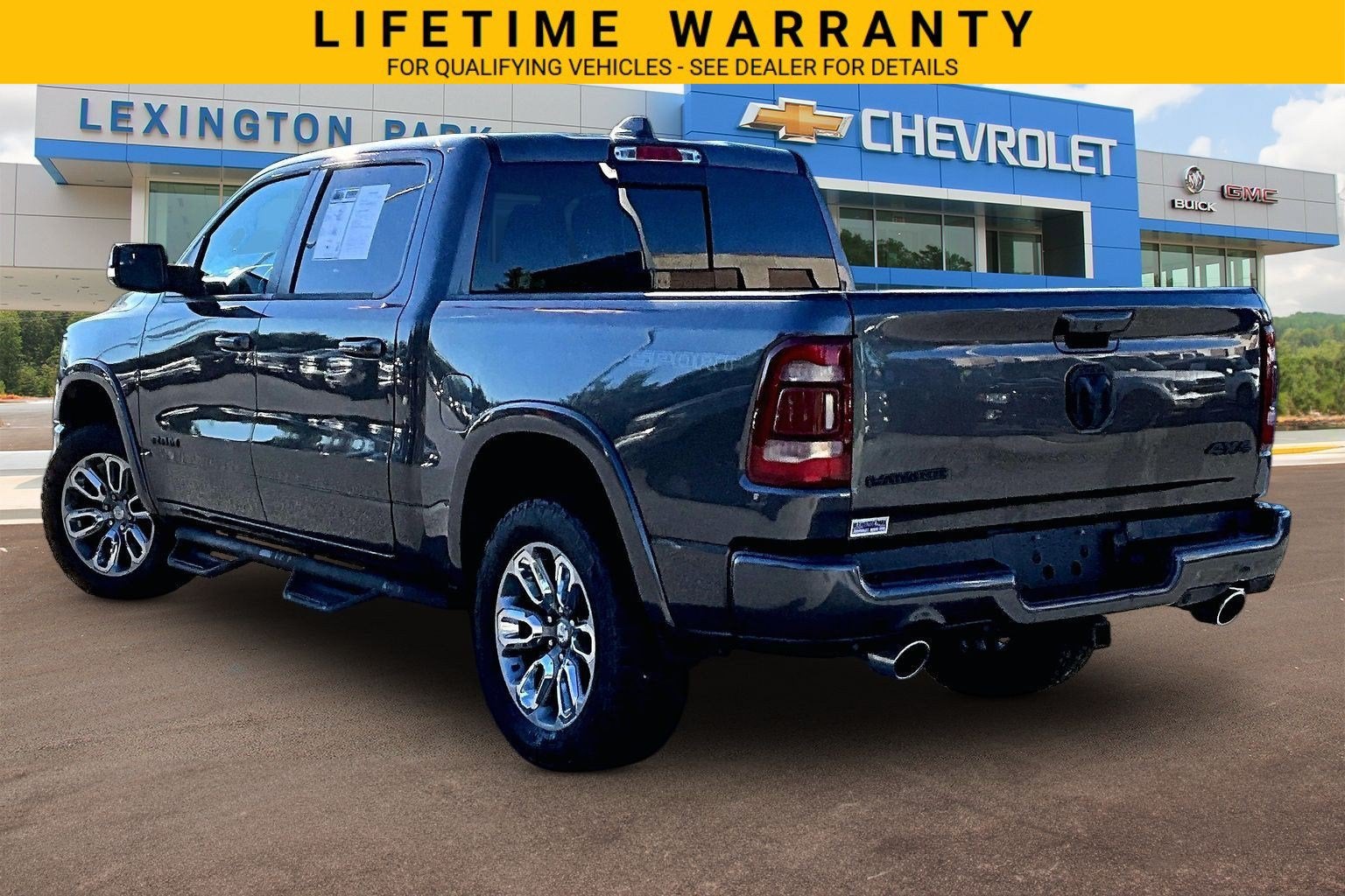 2021 RAM 1500 Laramie Crew Cab 4x4 5'7" Box