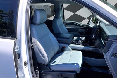 2025 Ford F-150 Lightning Flash