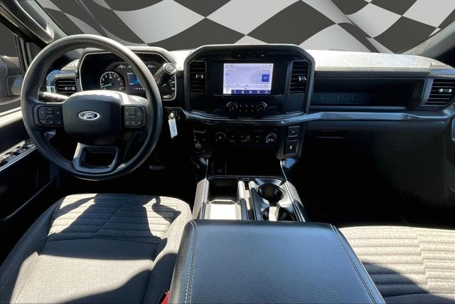 2022 Ford F-150 STX 4WD V8