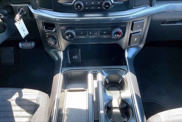 2022 Ford F-150 STX 4WD V8
