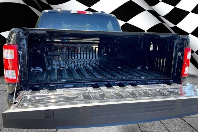 2022 Ford F-150 STX 4WD V8