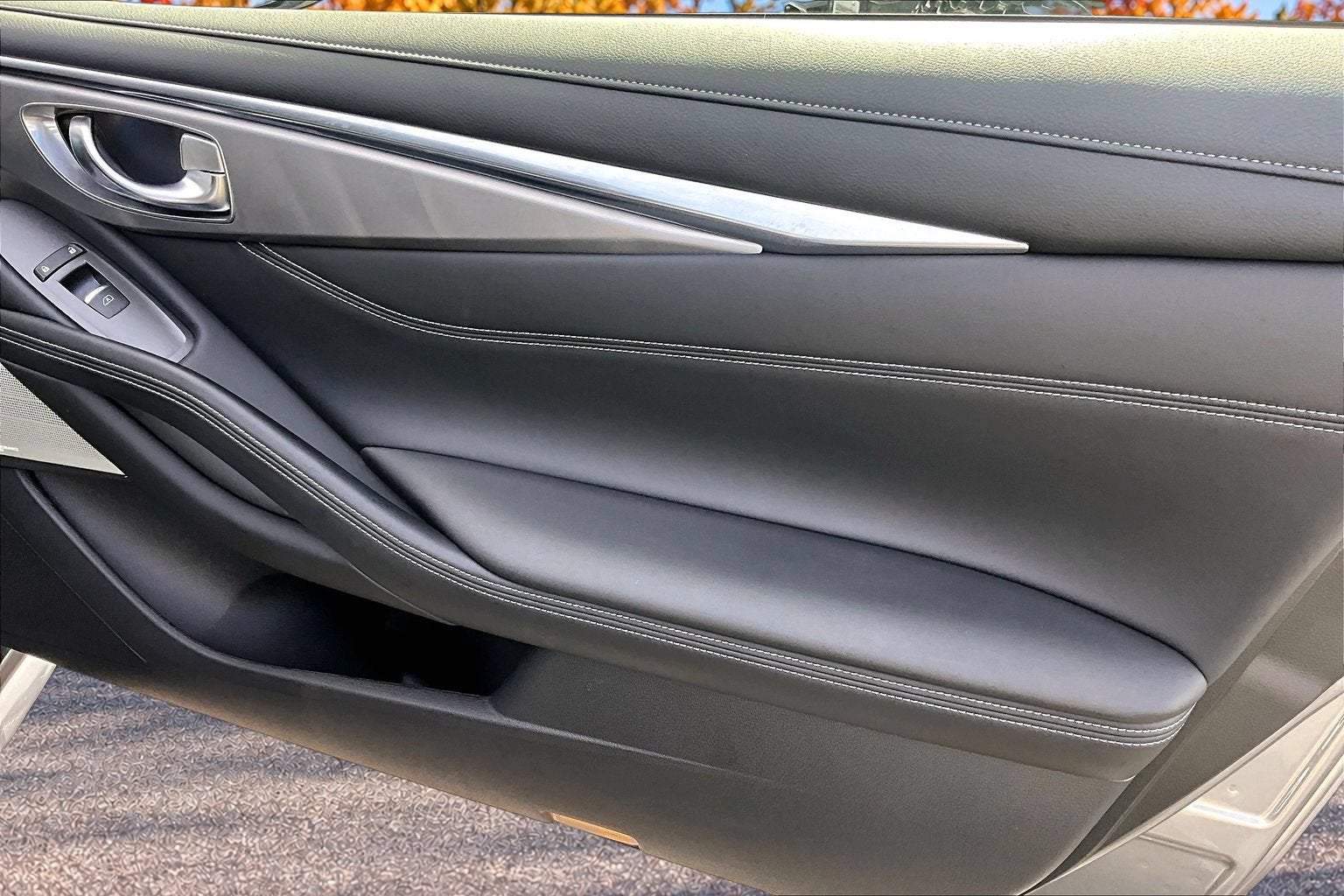 2022 INFINITI Q60 LUXE