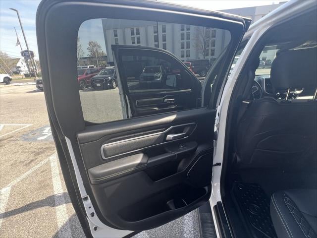 2022 RAM 1500 Big Horn Crew Cab 4x4 5'7' Box