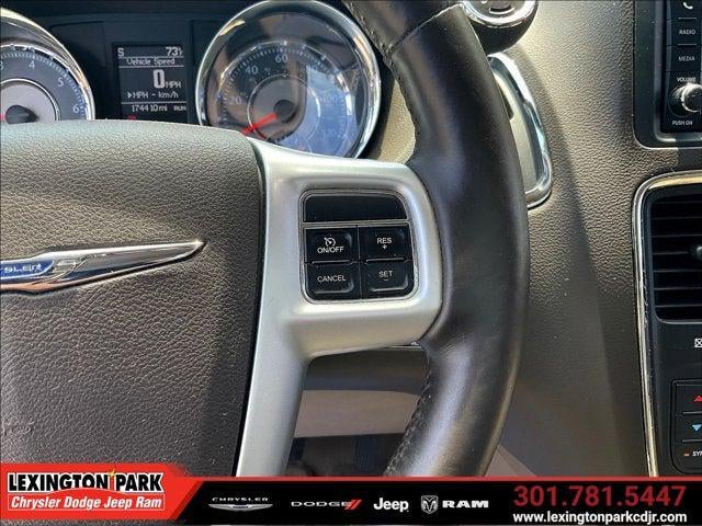 2015 Chrysler Town & Country Touring