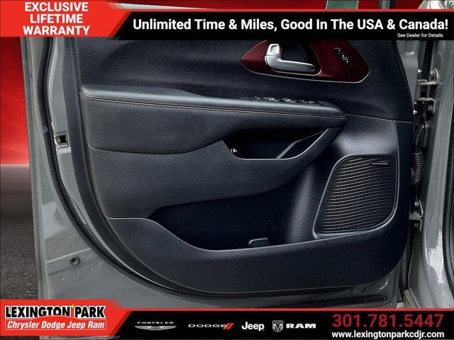 2020 Chrysler Pacifica Hybrid 35th Anniversary Limited
