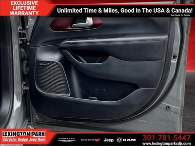 2020 Chrysler Pacifica Hybrid 35th Anniversary Limited