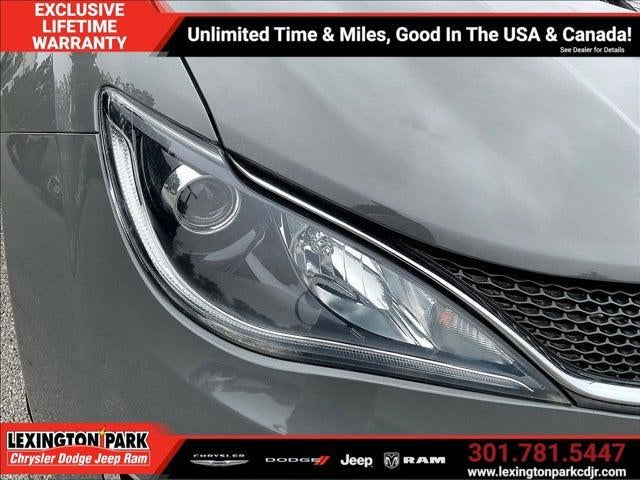 2020 Chrysler Pacifica Hybrid 35th Anniversary Limited