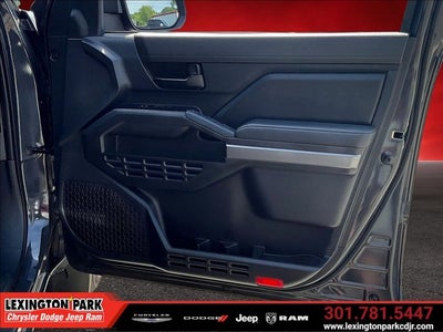 2025 Toyota Tacoma 4WD SR5
