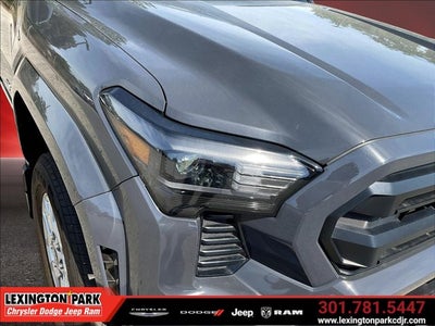 2025 Toyota Tacoma 4WD SR5
