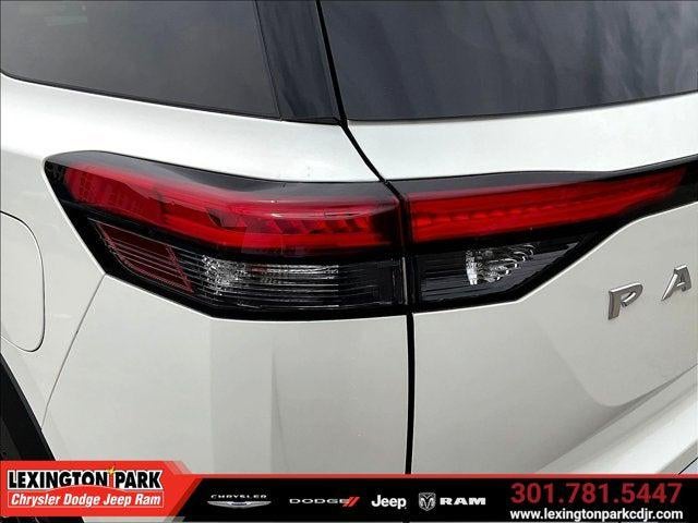 2024 Nissan Pathfinder Platinum 4WD