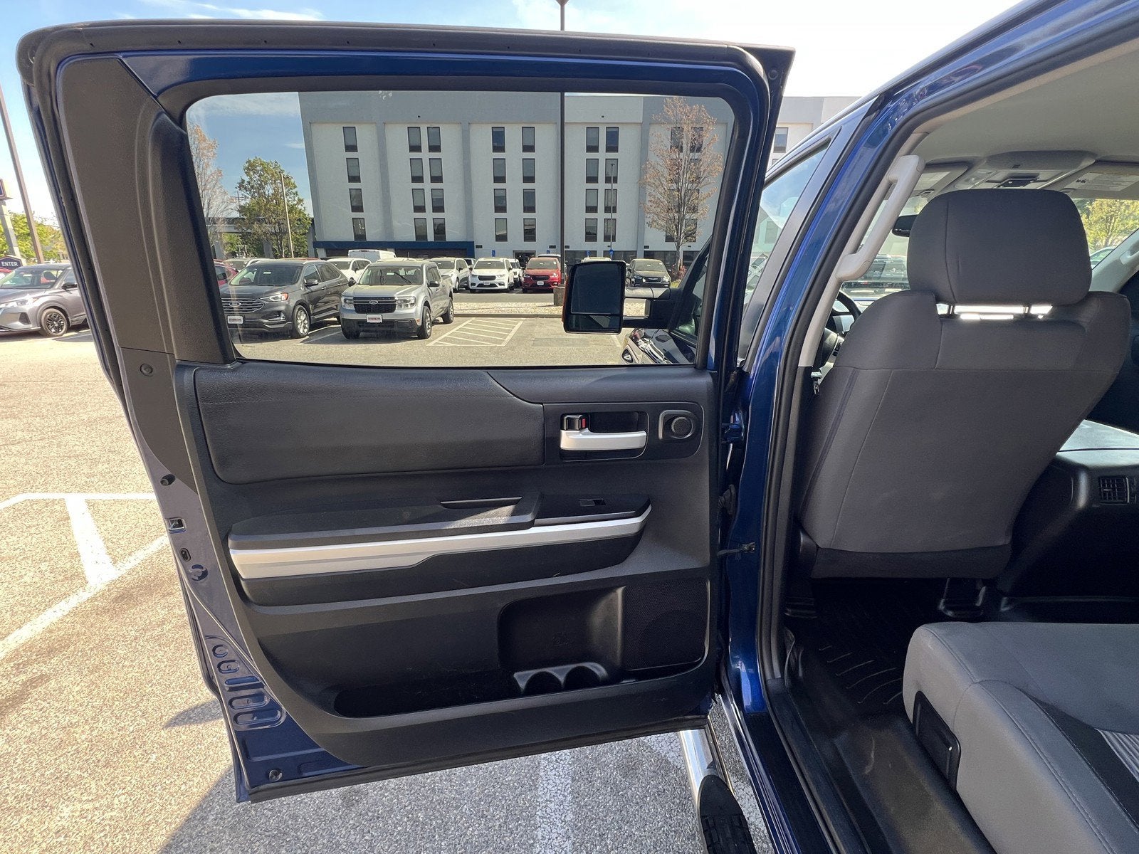 2014 Toyota Tundra SR5 5.7L V8