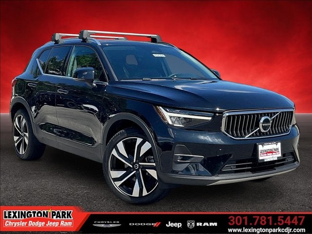 2023 Volvo XC40 B5 Ultimate Bright Theme