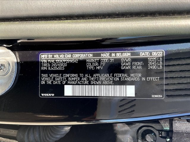 2023 Volvo XC40 B5 Ultimate Bright Theme