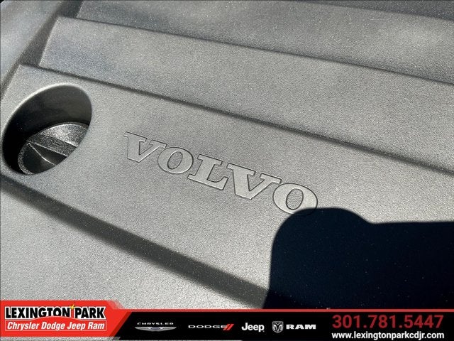 2023 Volvo XC40 B5 Ultimate Bright Theme