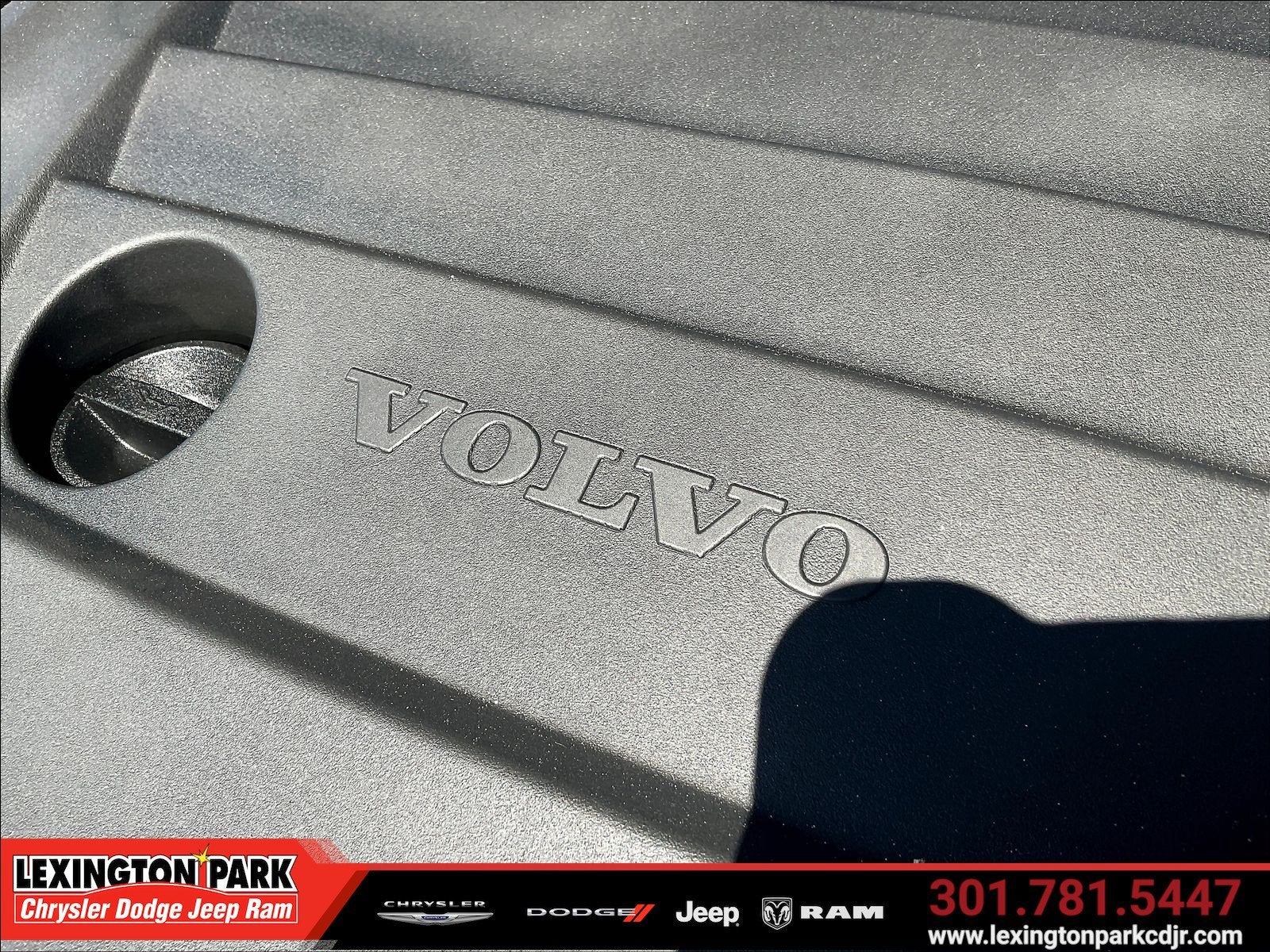 2023 Volvo XC40 B5 Ultimate Bright Theme