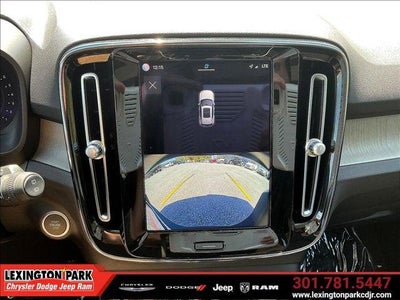 2023 Volvo XC40 B5 Ultimate Bright Theme