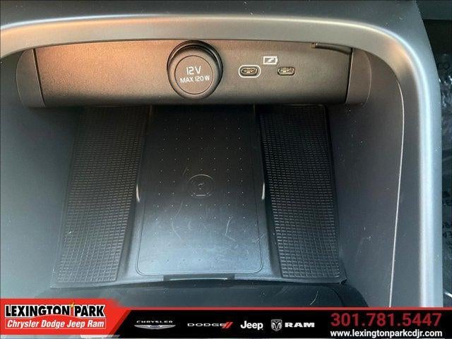 2023 Volvo XC40 B5 Ultimate Bright Theme