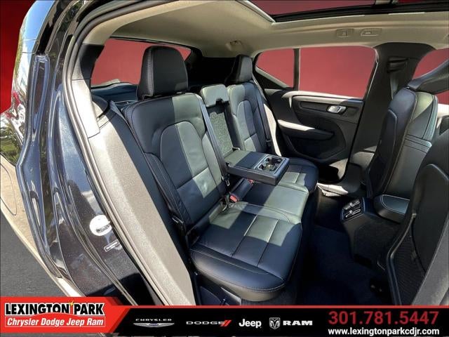 2023 Volvo XC40 B5 Ultimate Bright Theme