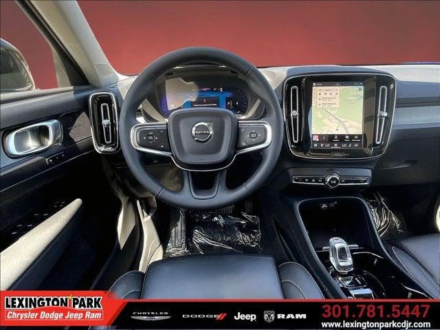 2023 Volvo XC40 B5 Ultimate Bright Theme