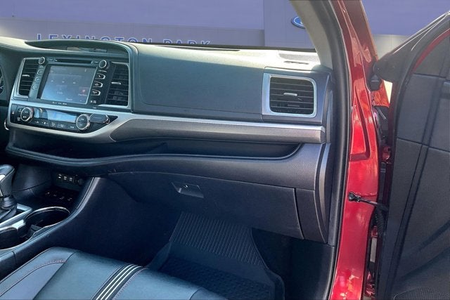 2019 Toyota Highlander Base