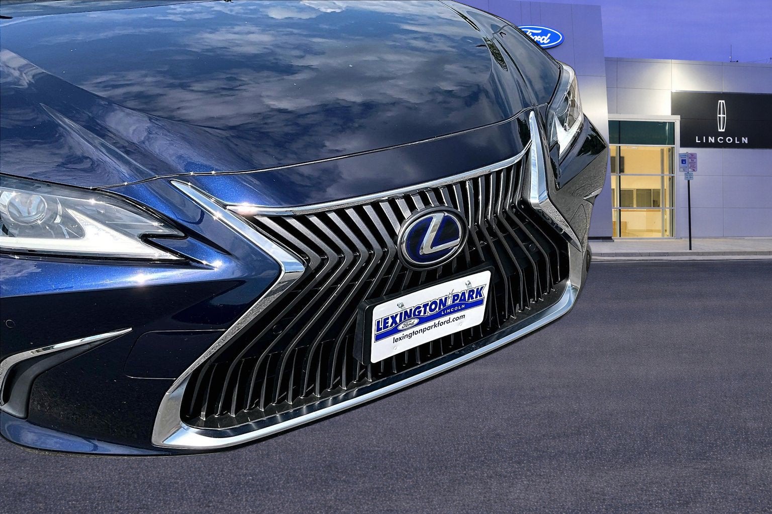 2019 Lexus ES ES 300h Luxury