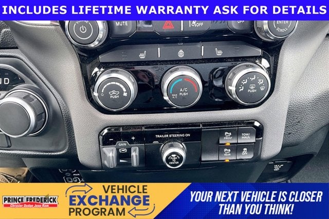 2025 RAM 1500 Big Horn Crew Cab 4x4 6'4' Box