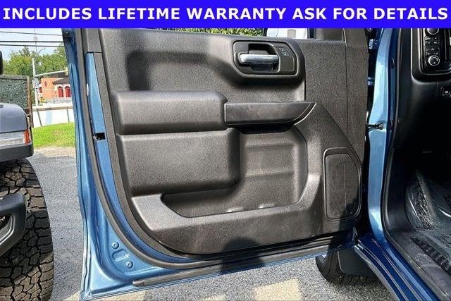 2024 Chevrolet Silverado 1500 4WD Crew Cab Short Bed Custom