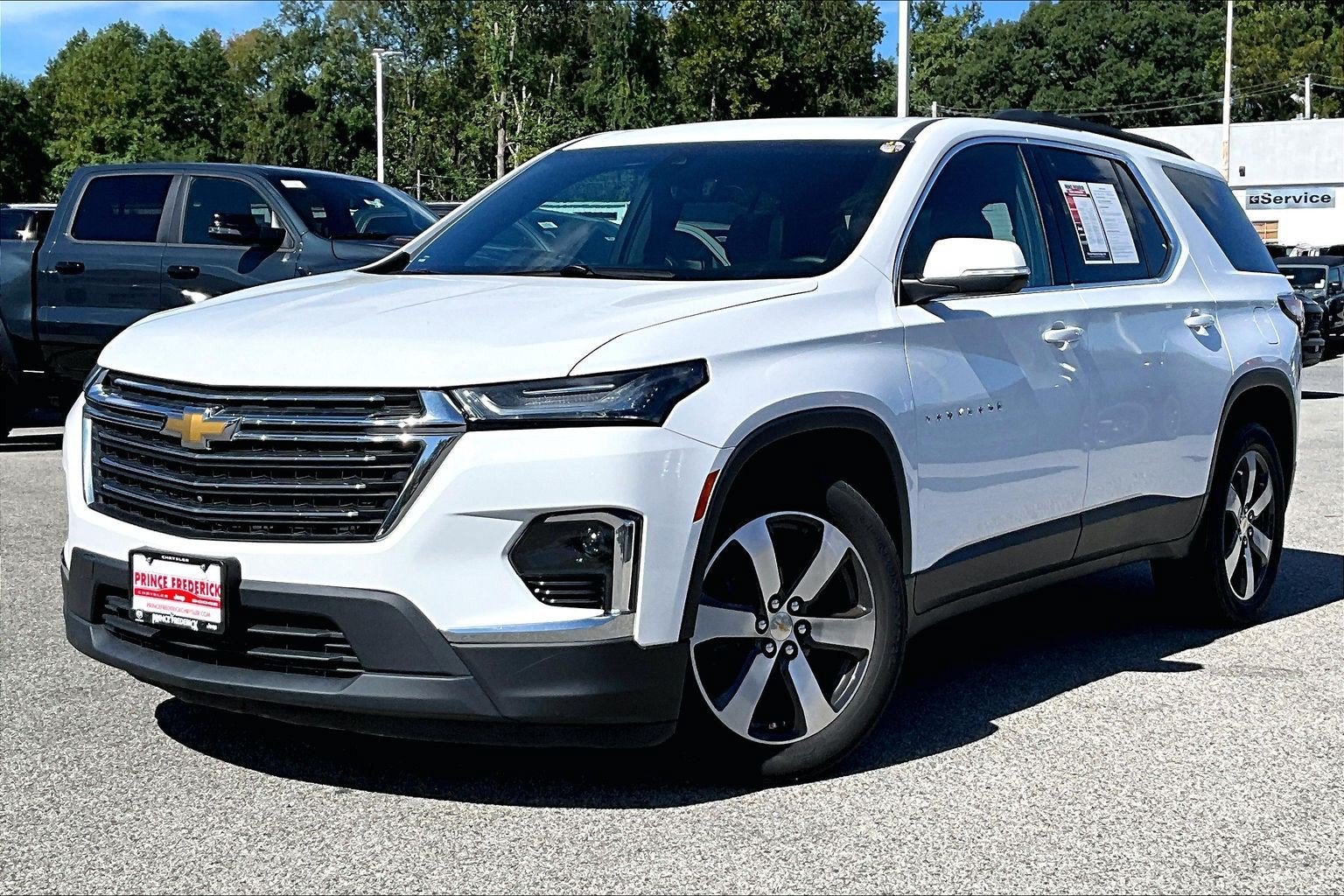2023 Chevrolet Traverse AWD LT Leather