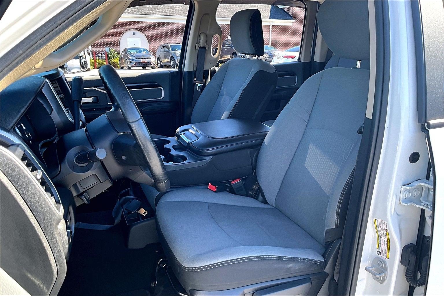 2019 RAM 2500 Big Horn Crew Cab 4x4 8' Box