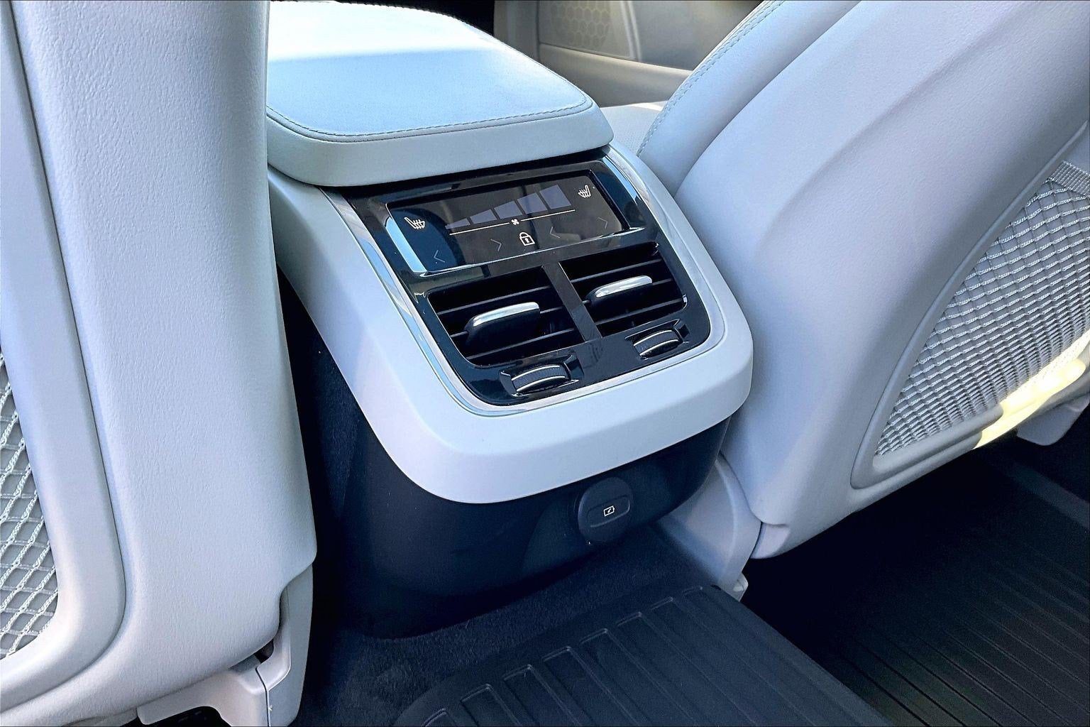 2023 Volvo V90 Cross Country B6 Ultimate
