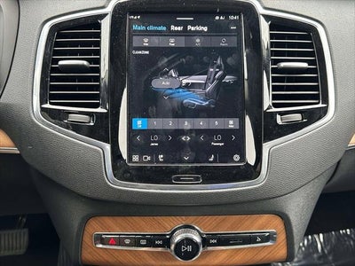 2024 Volvo XC90 B5 Plus Bright Theme