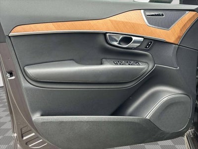 2024 Volvo XC90 B5 Plus Bright Theme