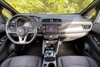 2022 Nissan LEAF SV