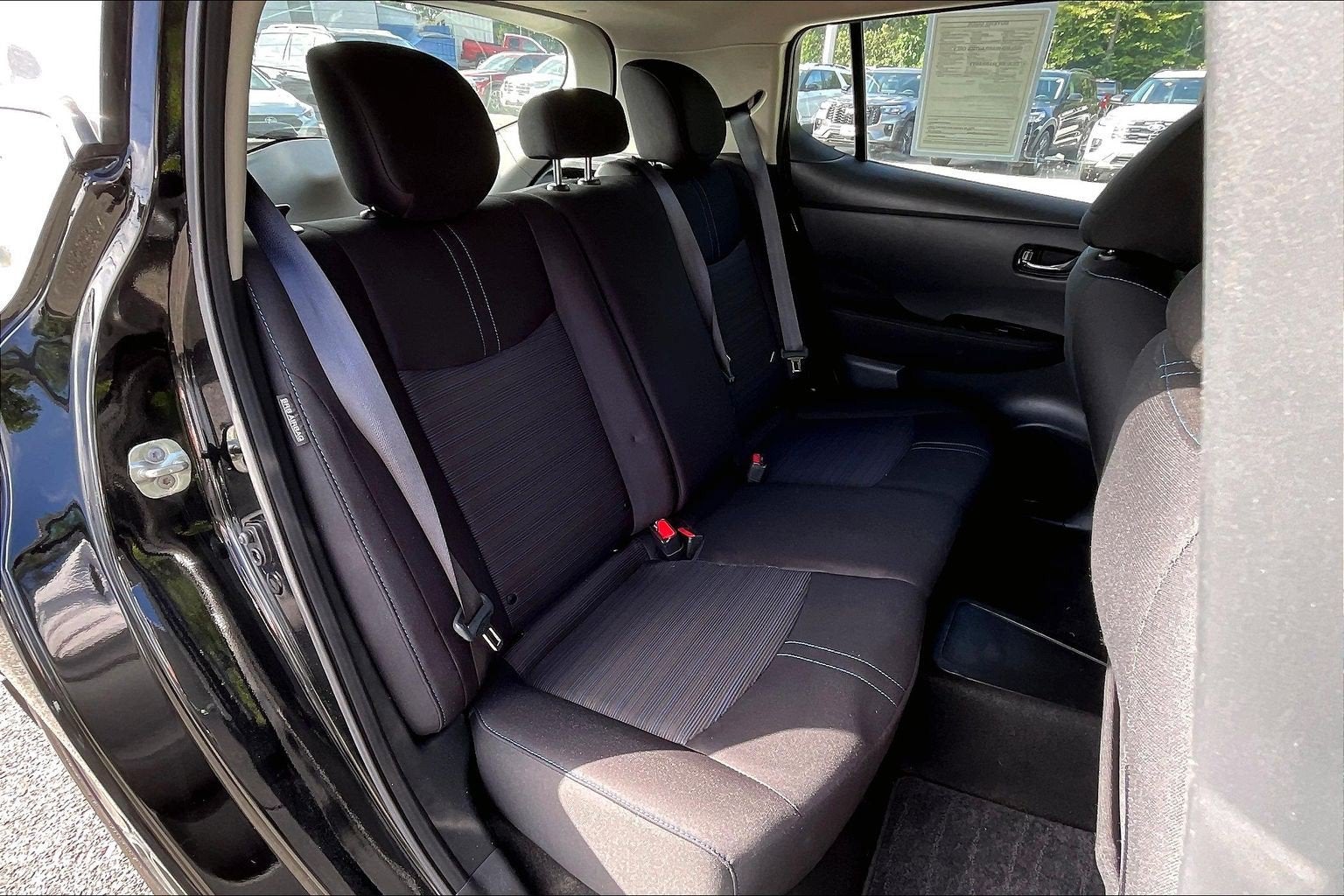 2022 Nissan LEAF SV