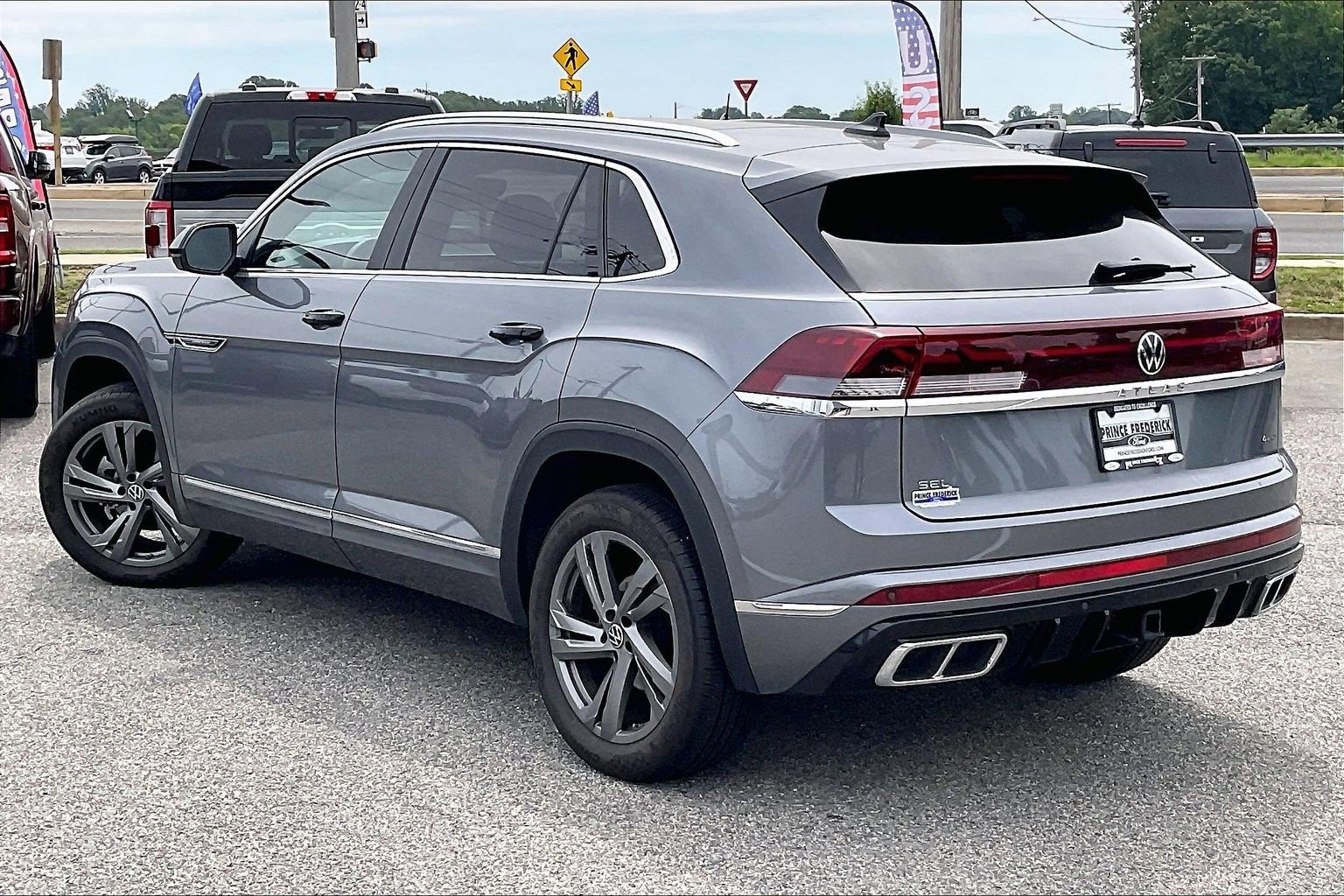 2024 Volkswagen Atlas Cross Sport 2.0T SEL R-Line