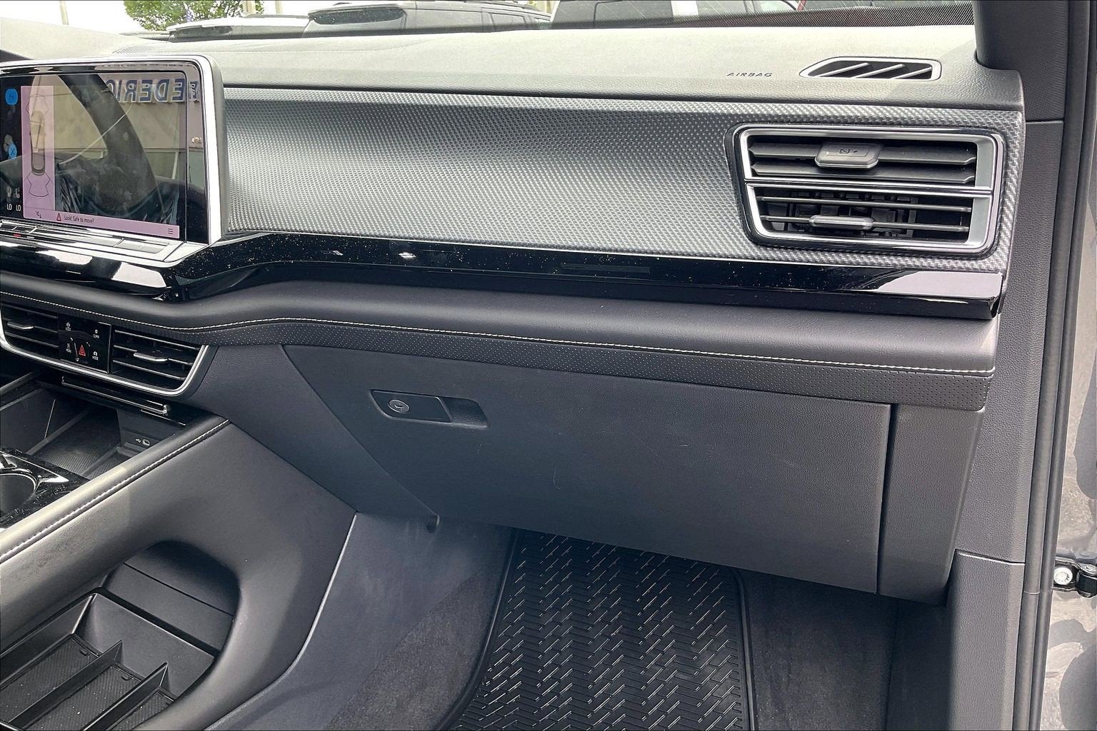 2024 Volkswagen Atlas Cross Sport 2.0T SEL R-Line