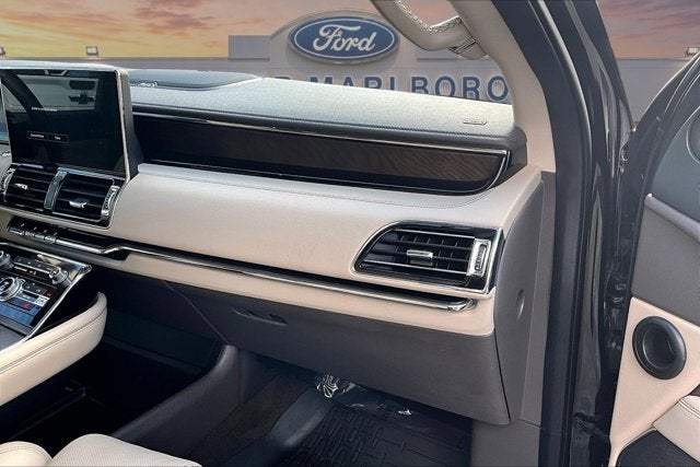 2022 Lincoln Navigator L Reserve