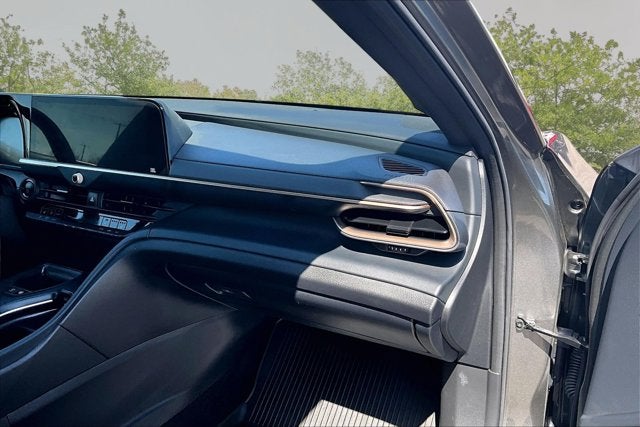 2023 Toyota Crown Platinum