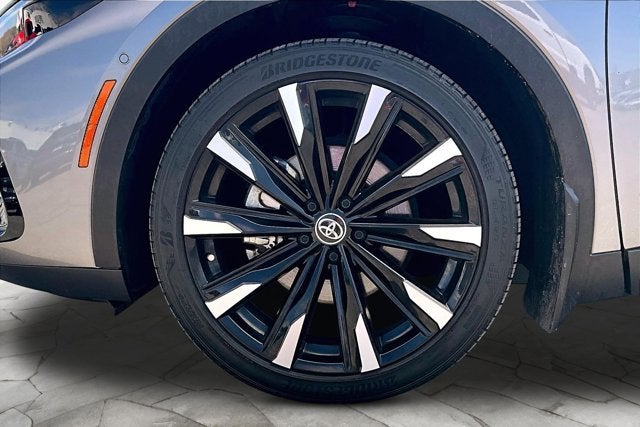 2023 Toyota Crown Platinum