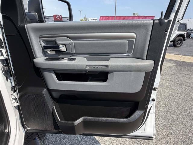 2020 RAM 1500 Classic Warlock Crew Cab 4x4 5'7' Box