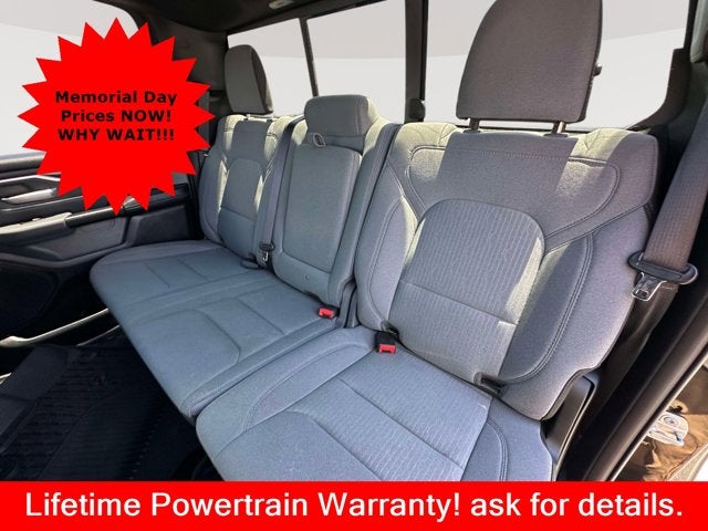 2021 RAM 1500 Big Horn Crew Cab 4x4 5'7' Box