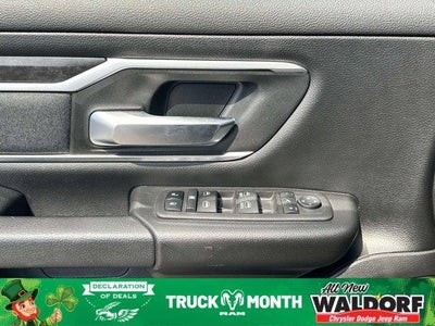 2022 RAM 1500 Big Horn Crew Cab 4x4 5'7' Box