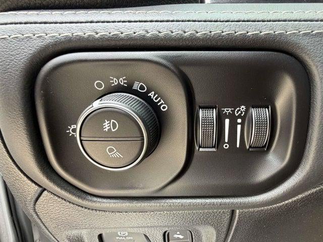 2023 RAM 1500 Limited Crew Cab 4x4 5'7' Box