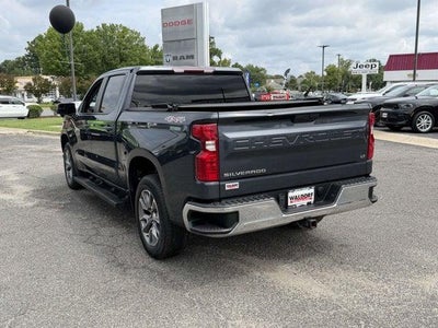 2022 Chevrolet Silverado 1500 LTD 4WD Crew Cab Short Bed LT with 2FL