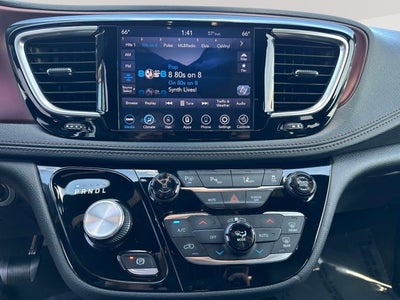 2020 Chrysler Pacifica Hybrid 35th Anniversary Limited