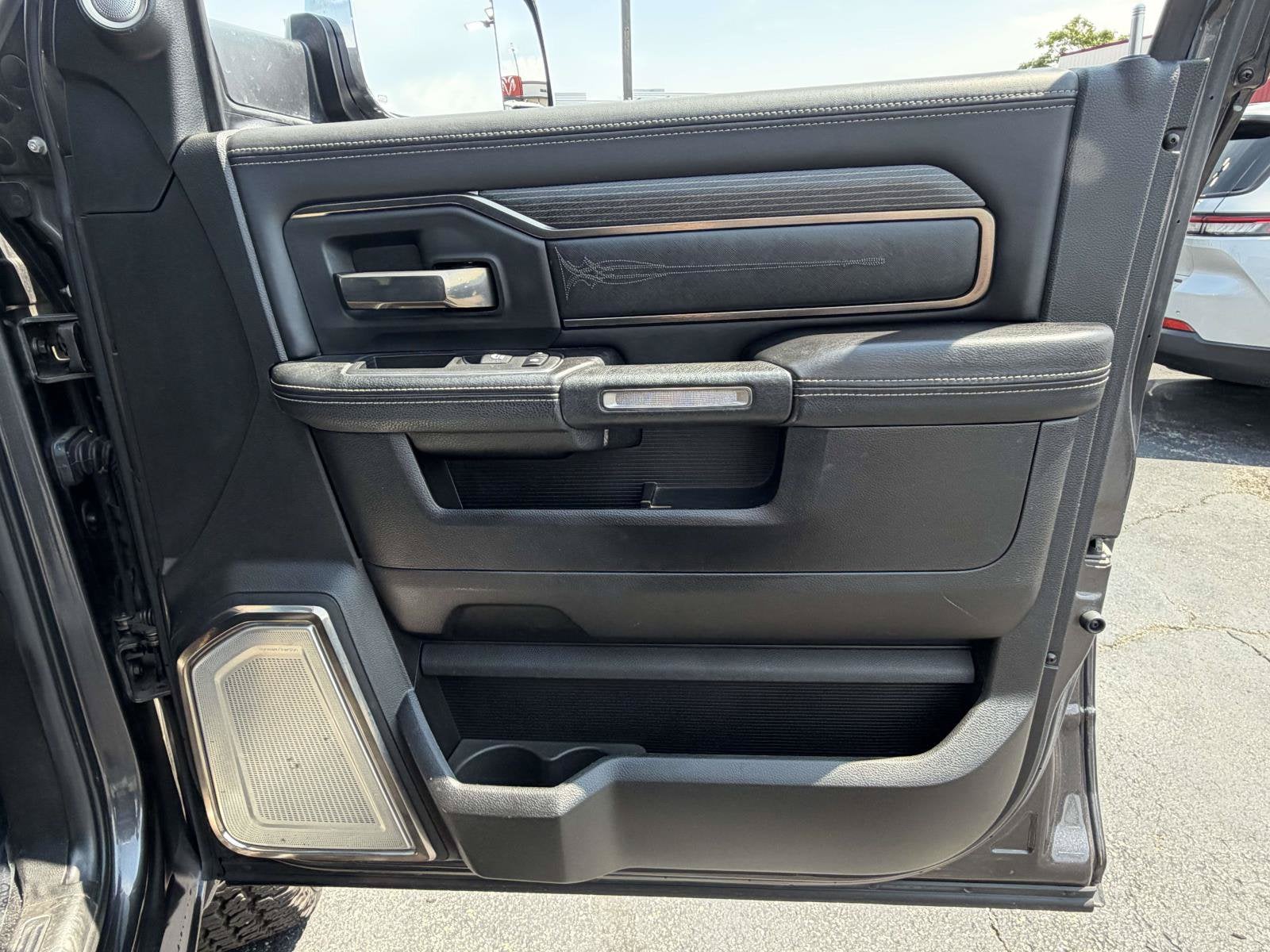 2019 RAM 2500 Limited Crew Cab 4x4 6'4' Box
