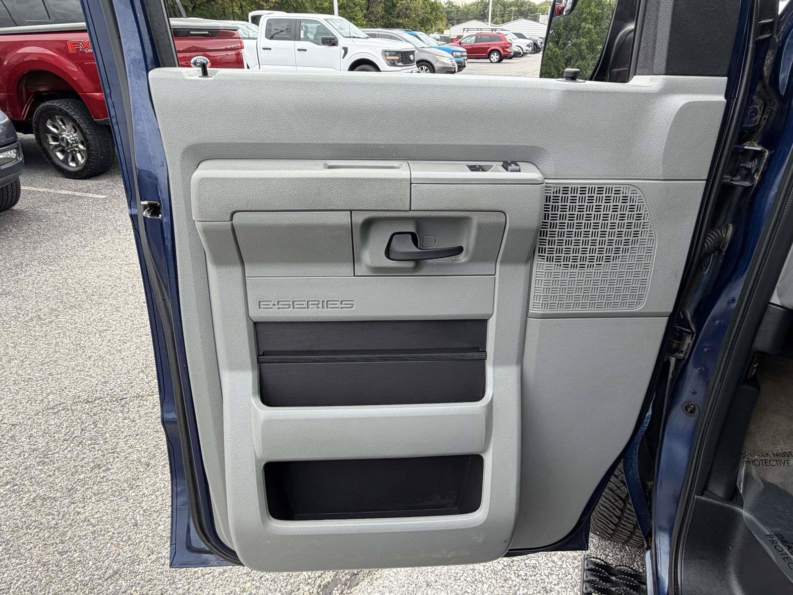 2014 Ford Econoline Wagon XL