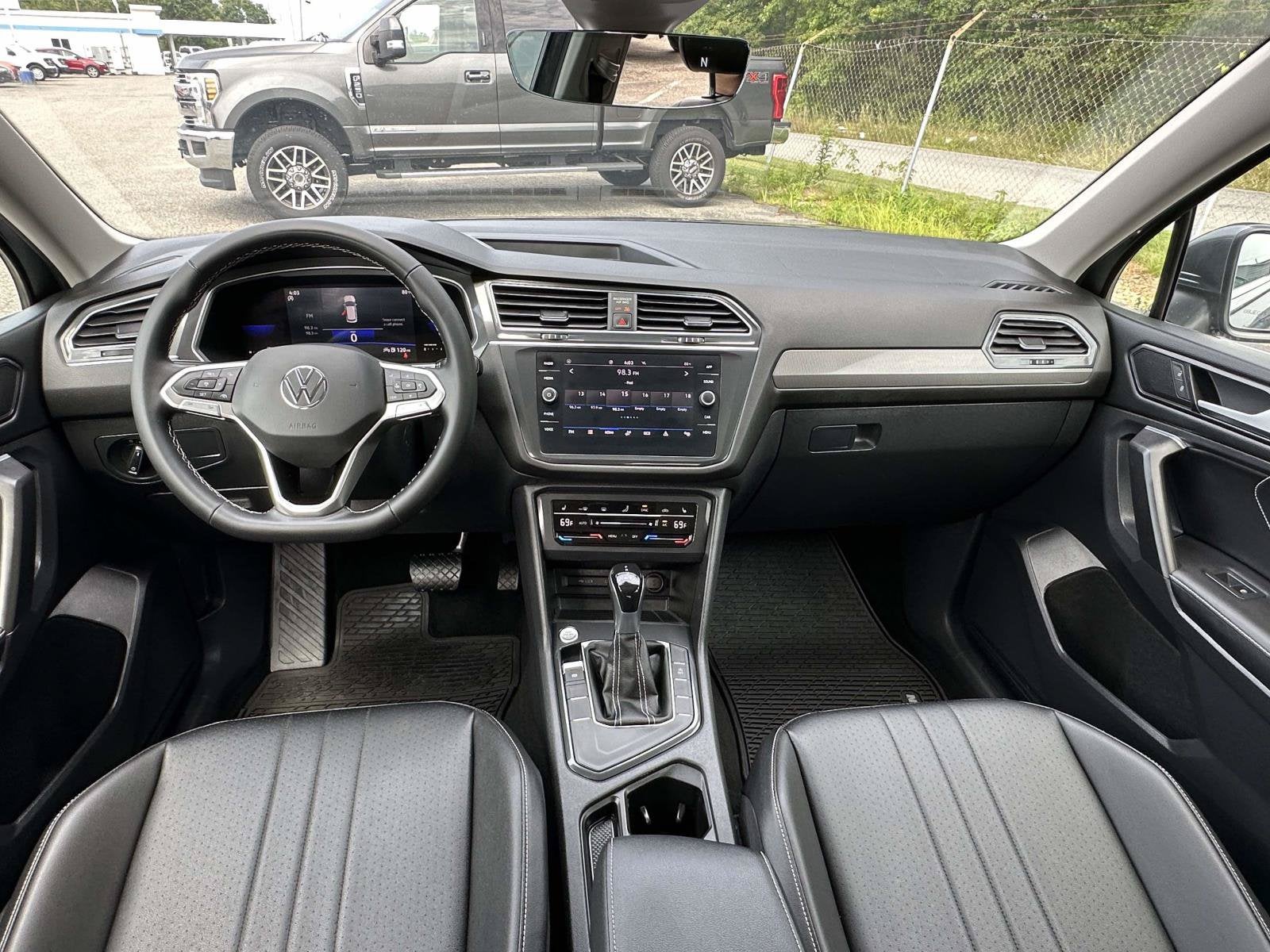 2022 Volkswagen Tiguan SE